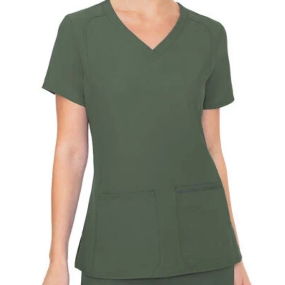 Women's Doubled Pocket Solid Scrub Top olive